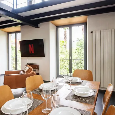 Lakeview Villa, Terrace And Garage 别墅